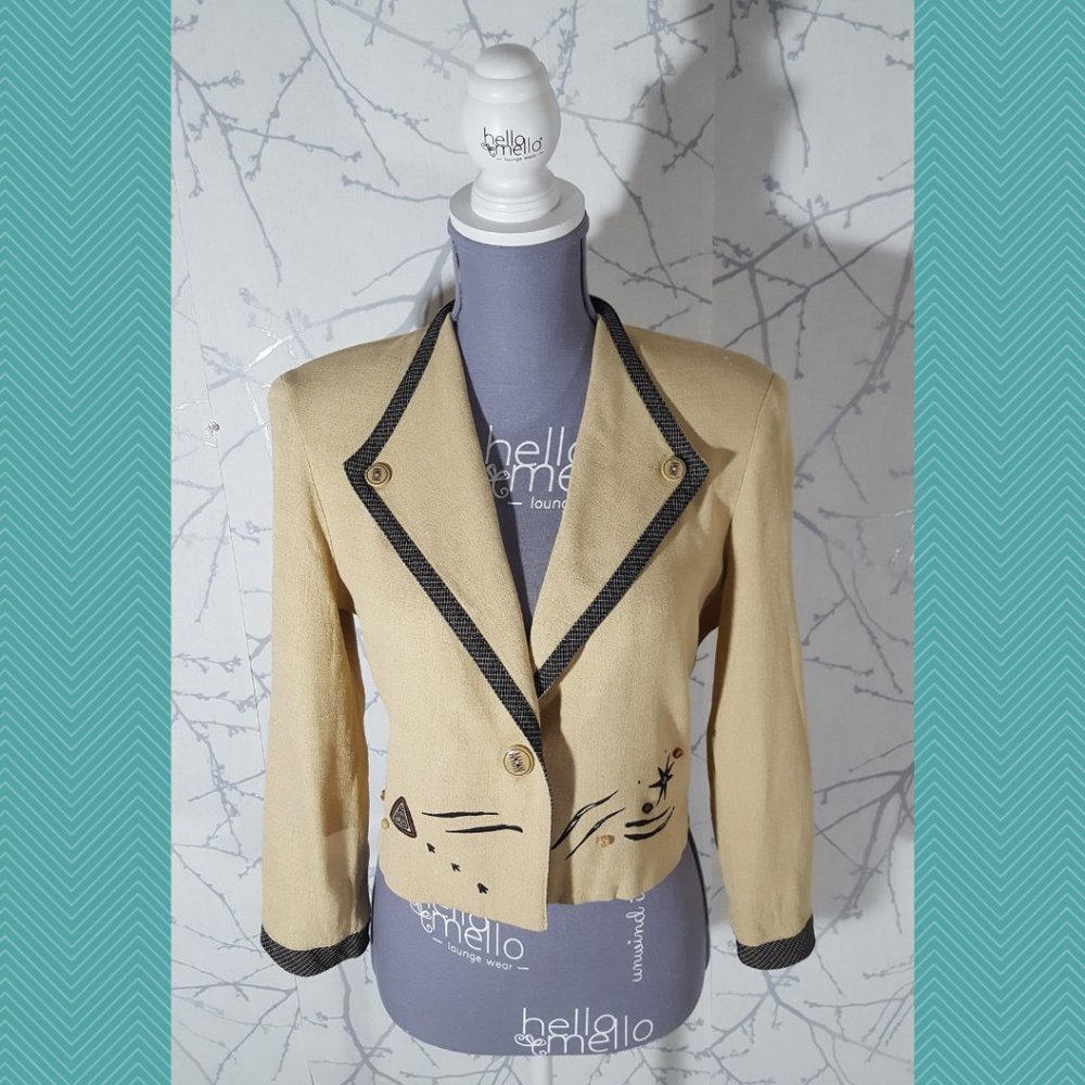 City Girl VTG Pale Yellow Native Symbols Printed Single Button Cropped Blazer